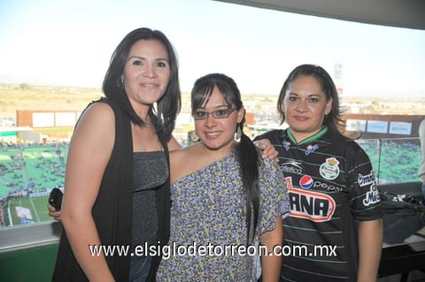 26102010 Lupita Ramírez, Anahí Flores y Paty Ortiz.  EL SIGLO DE TORREÓN/ RAMÓN SOTOMAYOR