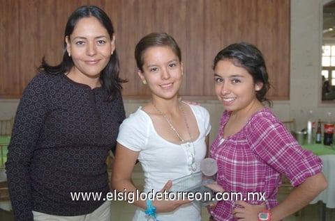 27102010 Ana Sofía, Itzel y Araceli.