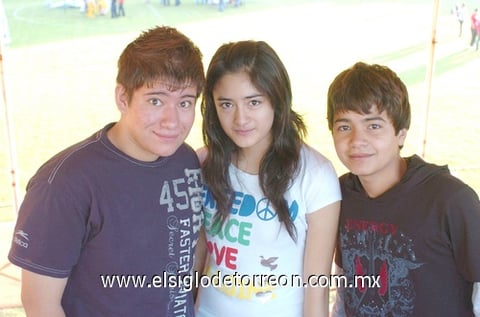 28102010 Fernando, Lupita y Moisés.