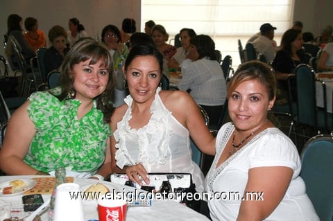 28102010 Carmen de Monárrez, Electra Villarreal y Karla  Quintanilla.