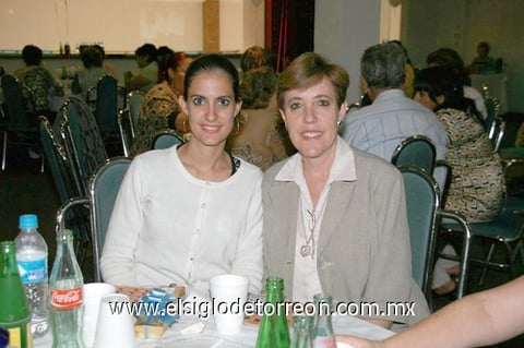 28102010 Paty Vázquez, Consue Elizalde y Claudia Saldaña.