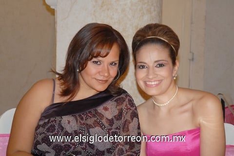 29102010 Asistentes. Nadia Diosdado y Lucy Castañeda.