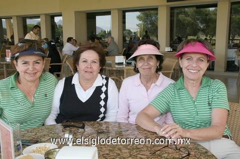 29102010 Laura de Jaime, Rosy de Sánchez, Ángeles de Valdez y Emelia de Sada.