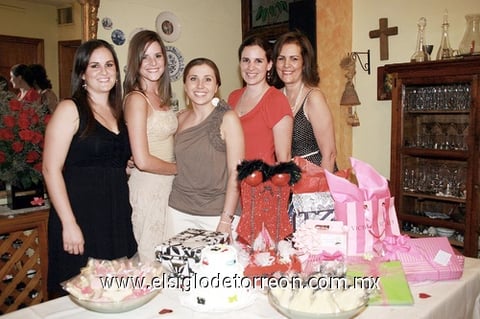 29102010 Eliane Lehenaff en su despedida de soltera, organizada por Silvia, Nathalie, Catherine y Stephanie Plovin.