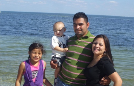 En Tampa Florida, Familia Pacheco Ruiz de ciudad Lerdo, Dgo. Fotografía enviada por Claris.
