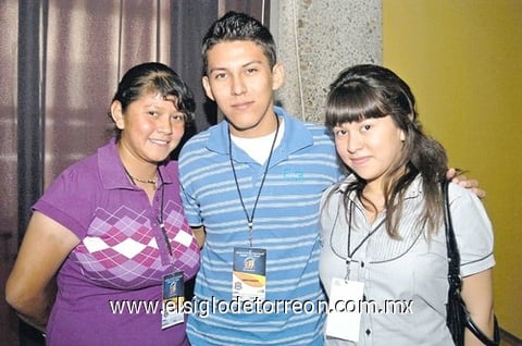 01112010 Mayra Flores, Gerardo Martínez y Sarai Mendez.