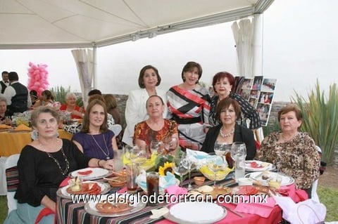 01112010 Tere de Ramírez, Graciela de Borrego, Patricia de Castaños, Gloria de Pérez, Norma de Pérez, Ema de Cázares, Pily de López y señora De Pasos.