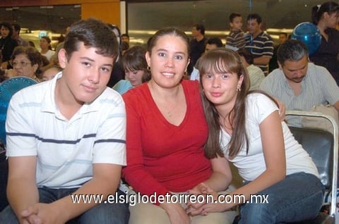 03112010 Carlos, Juana y Denisse.