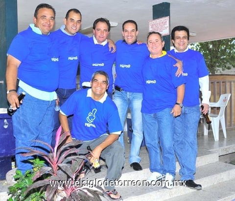 04112010 Antonio Muñoz, Jesús Martínez, Connie Rosales, Pecky Webb y Sandra Rodríguez.