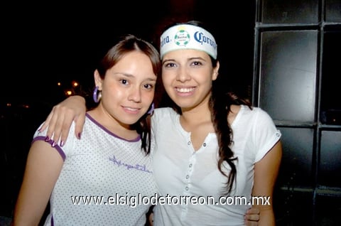 05112010 Gaby Guzmán y Ana Serna.
