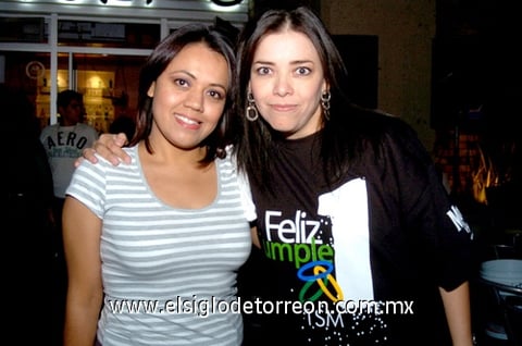 05112010 Sol Martínez y Paty Garza.