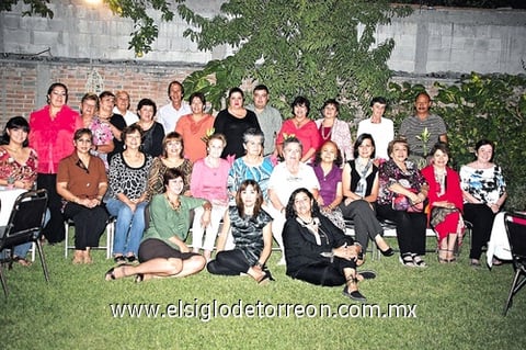 05112010 Brunhilda Álvarez García en compañía de sus seres queridos.