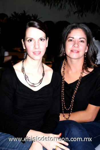 05112010 Vanessa y Adriana. EL SIGLO DE TORREÓN / RAMÓN SOTOMAYOR W.