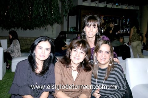 05112010 Mónica, Cony, Canela y Eva.