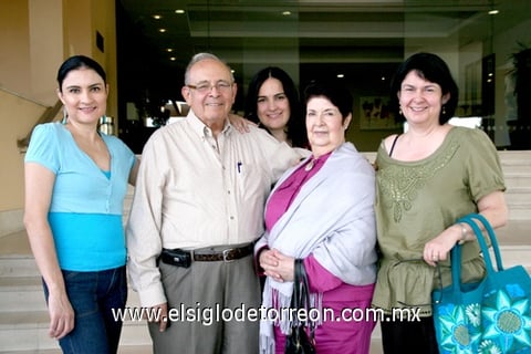 05112010 Catalina, Ramón, Gaby, Vero y Ana. EL SIGLO DE TORREÓN / RAMÓN SOTOMAYOR W.