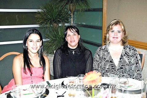 05112010 Ana, Érika y Cristy.