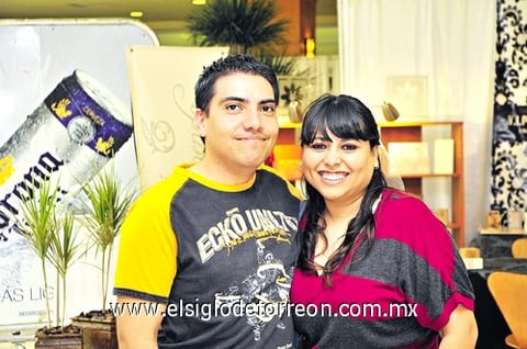 05112010 Jean Paul Leyva y Diana.