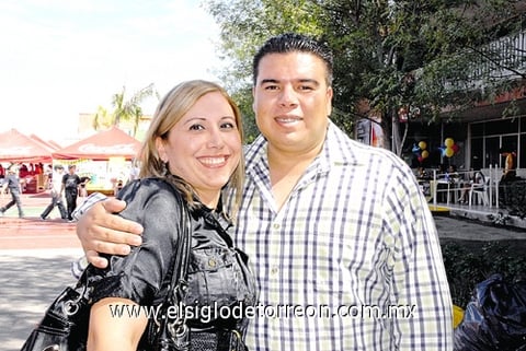 05112010 Julie Díaz y Guillermo de la Rosa.