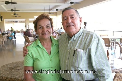 06112010 Raquel y su esposo Antonio Gutiérrez.