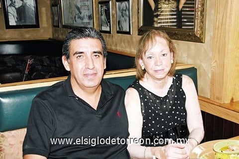 07112010 Felipe y Gina Cedillo.