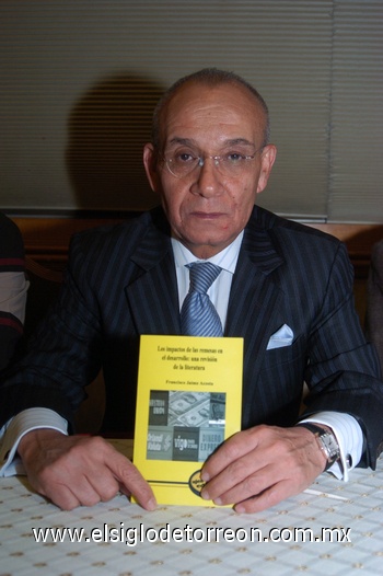 06112010 Francisco Jaime Acosta, autor del libro.