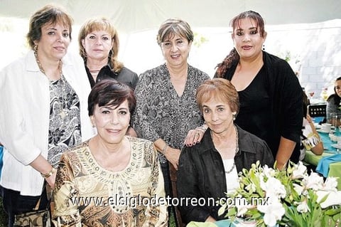 06112010 Desdémona, Lucía, Rosa, Adela, Beatriz y Any.