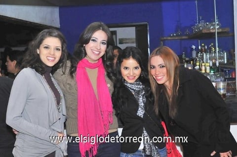 08112010 Jéssica y María Luisa.