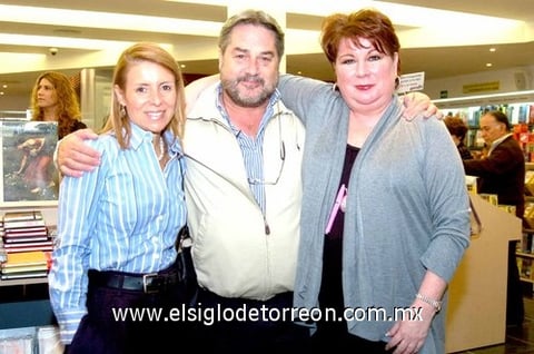 09112010 Patricia Vázquez, Fernado y Guadalupe Royo.