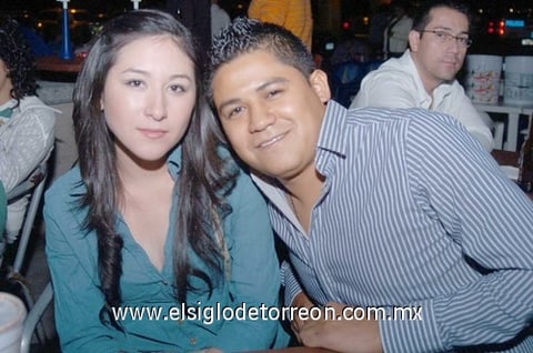 10112010 Jhon Garza y Paty de Garza.