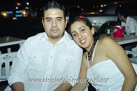 10112010 Juan Villalba y Wendy Marroquín.