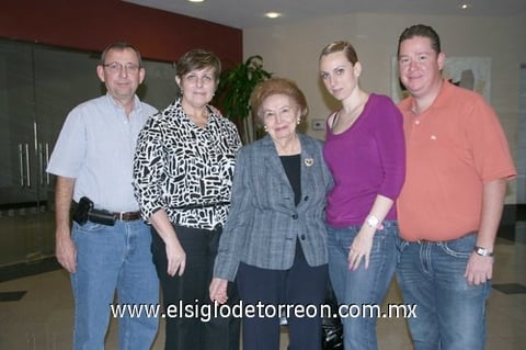 10112010 José, Elena, Alicia, Elena y Francisco.