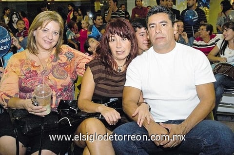 10112010 Gaby, Lucía y José Luis.