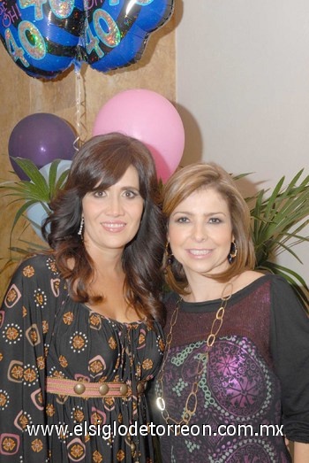 Aurora Martínez y Paola Lamberta.