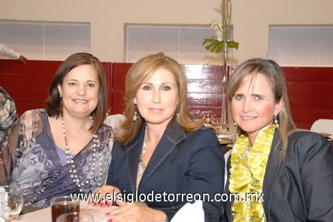 Maribel, María del Pilar y Tere.