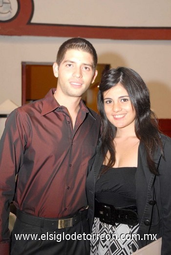 Salvador Serna y Karla Díaz.