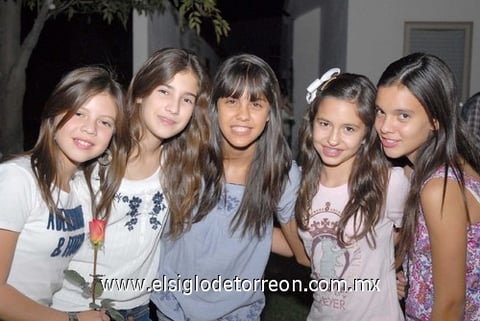 María José, Ana Paula, Claudia, Daniela y Frida.