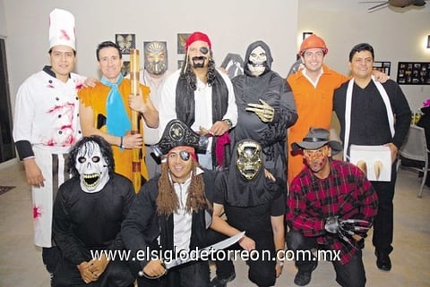 Saúl, Carlos, Rodolfo, Fernando, Daniel, Érik, Eduardo, Michell, Omar, Salomón y Marion.