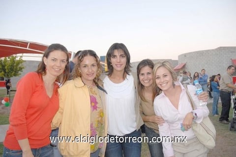 Gaby, Martha, Cecy, Susy y Miriam.