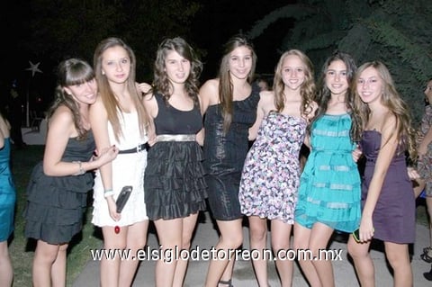 Andrea, Bárbara, Frida, Venny, Geno, Valeria y Ariana. Maggie, Nicole, Paola, Sofía, Melissa, Romina y Luisa.