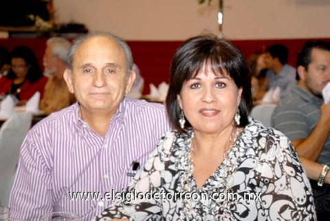 11112010 Ricardo y Luz María.