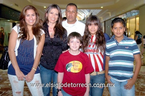 11112010 Maura, Daniela, Ale, Fernanda, Tony y Vero.