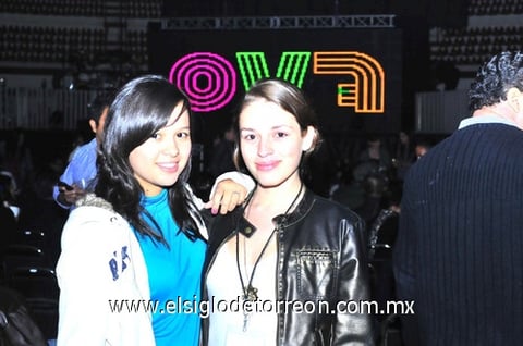 12112010 Ana Cristina Vela y Mariana García.