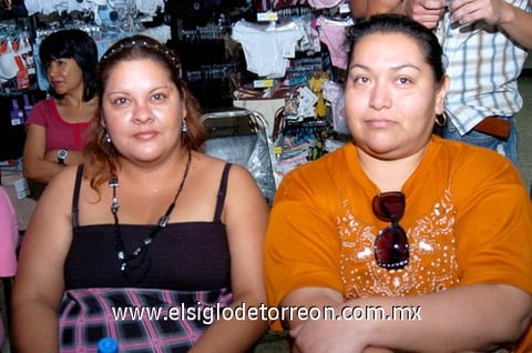 12112010 Cristina Morales y Rosa Isela.