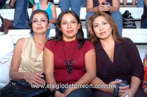 12112010 Adriana Vargas y Samia Maloof.