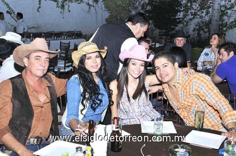 14112010 Chema, Alicia, Elsy y Roberto.