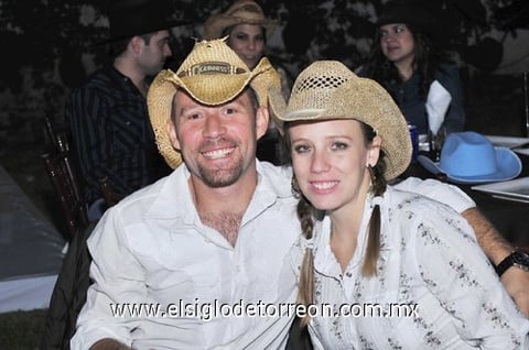 14112010 Carlos y Bonnie.