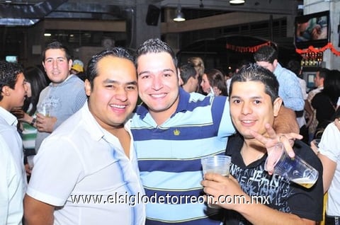 13112010 Armando Cardoza, Carlos Pizarro y Mario González.