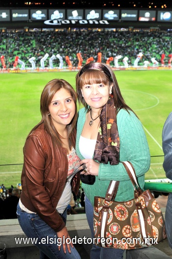 16112010 Mabis y Jackie.