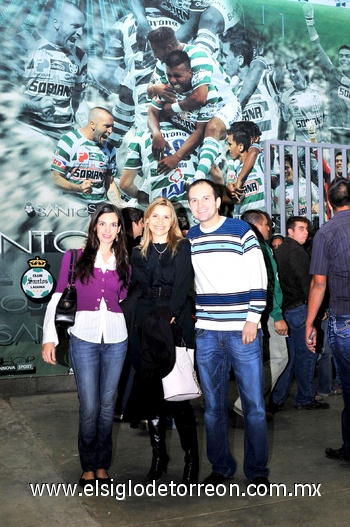 16112010 Susana, Leo y Arturo.