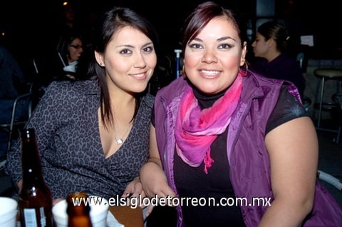 16112010 Montse Alfani y Ale Molina.